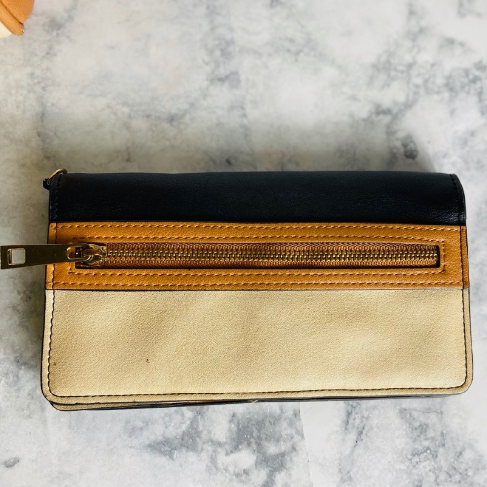 Aldo Crossbody Tote w/matching wallet - Picture 4 of 7